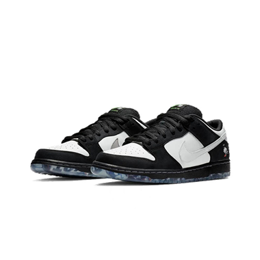 تصویر Nike Dunk SB Low Panda Pigeon