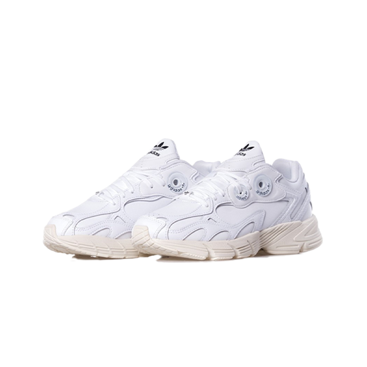 تصویر Adidas Astir Triple White